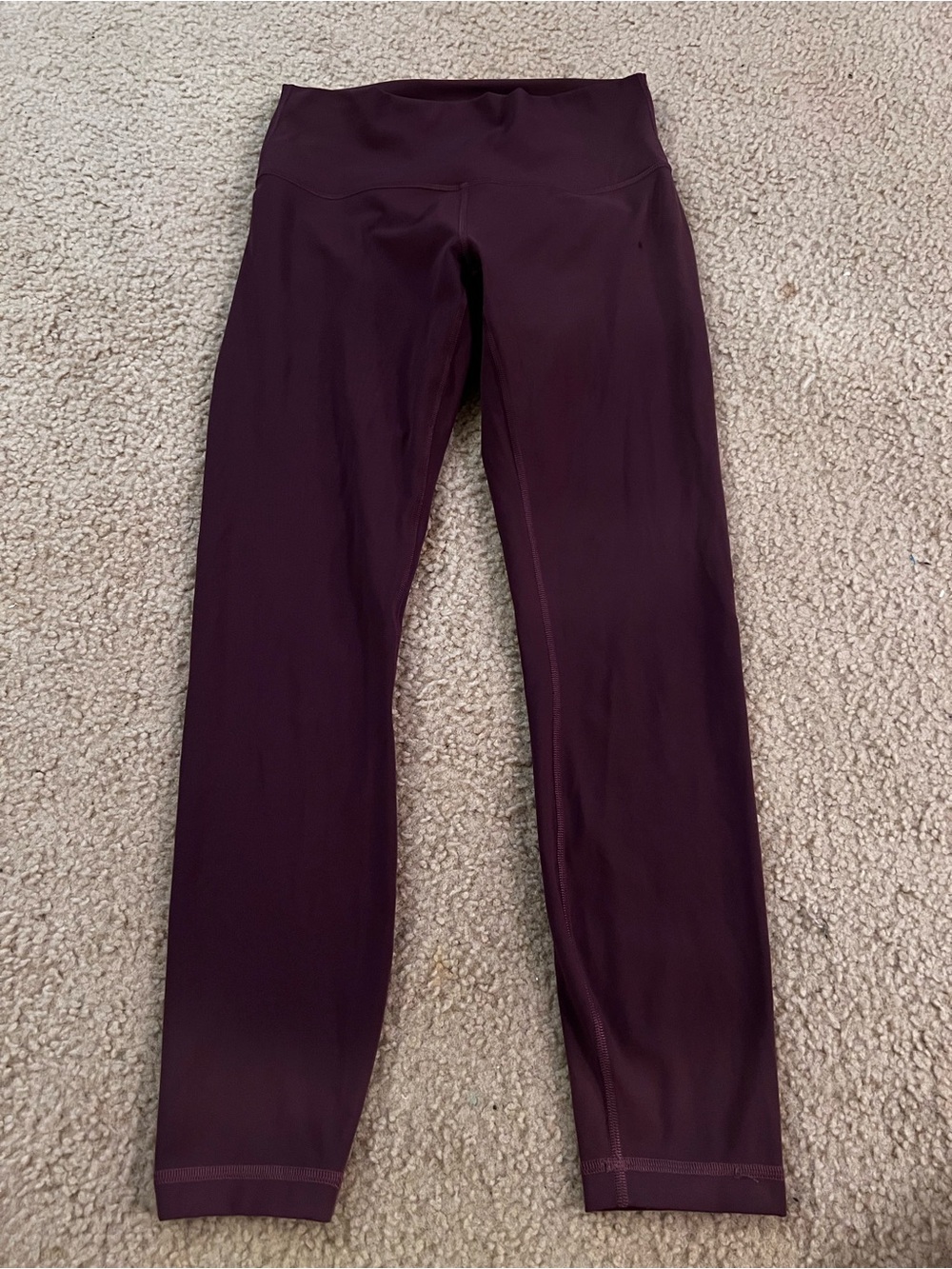Lululemon wunder under size 6. Eggplant purple color.